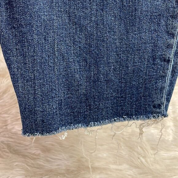 Old Navy Distressed Boyfriend Straight Jeans, Size 18, Blue - Picture 6 of 13
